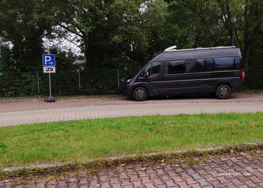 Wohnmobilstellplatz Lessingstraße | Eisenberg — foto