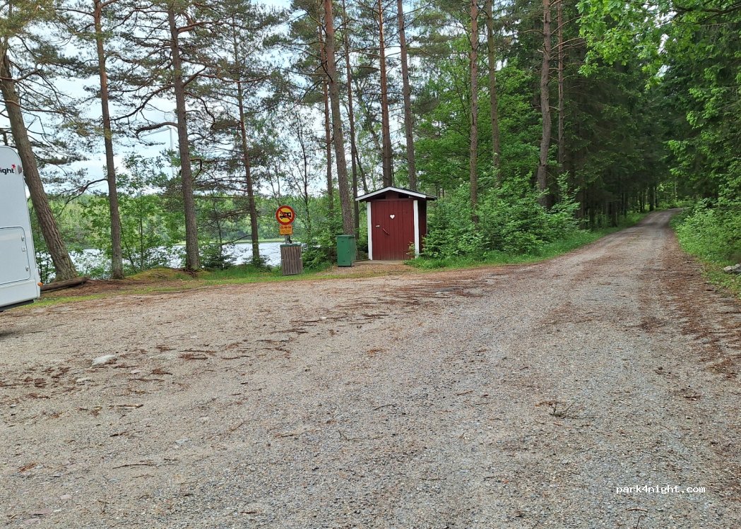 (457 93) Tanumshede - Unnamed Road — foto 3