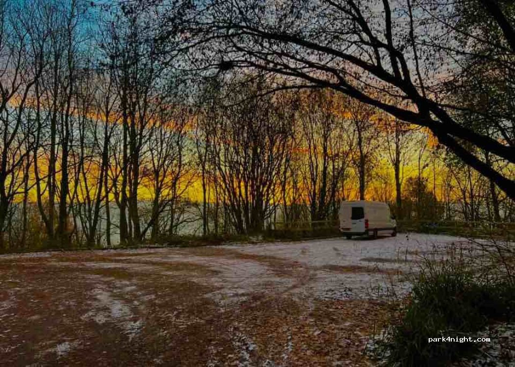 Bronte Village Coach and Car Park — foto 4