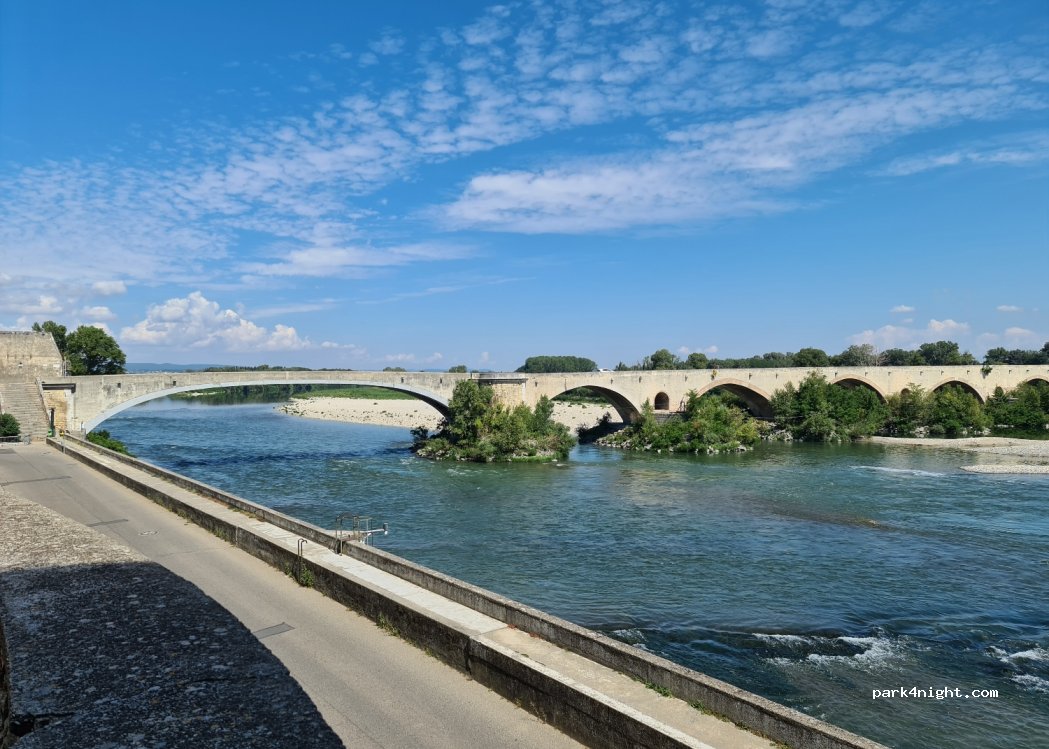 (30130) Pont-Saint-Esprit - 2 Rue du Nord — foto
