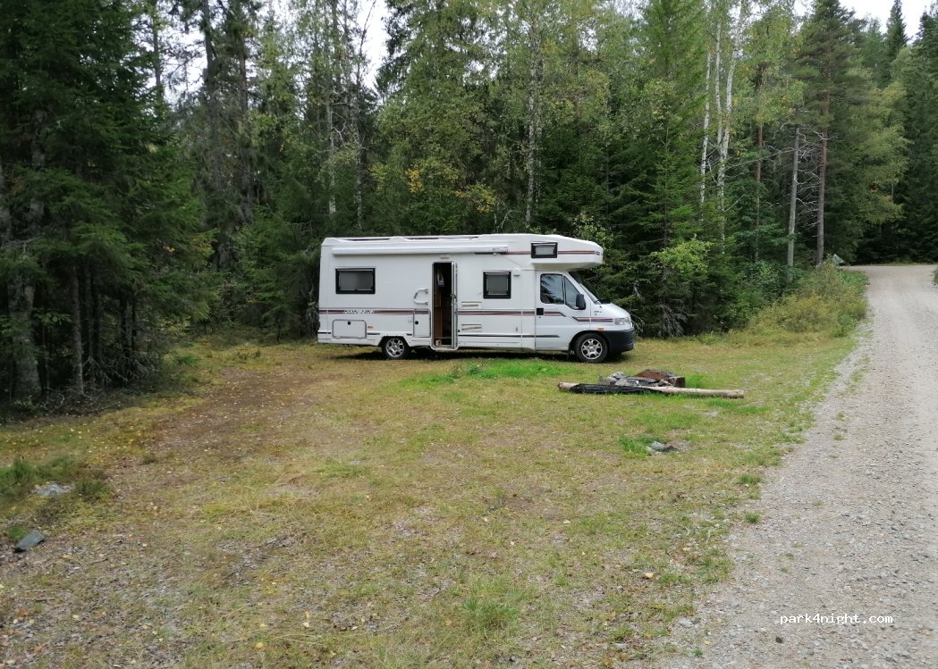 (777 93) Söderbärke - Unnamed Road — foto