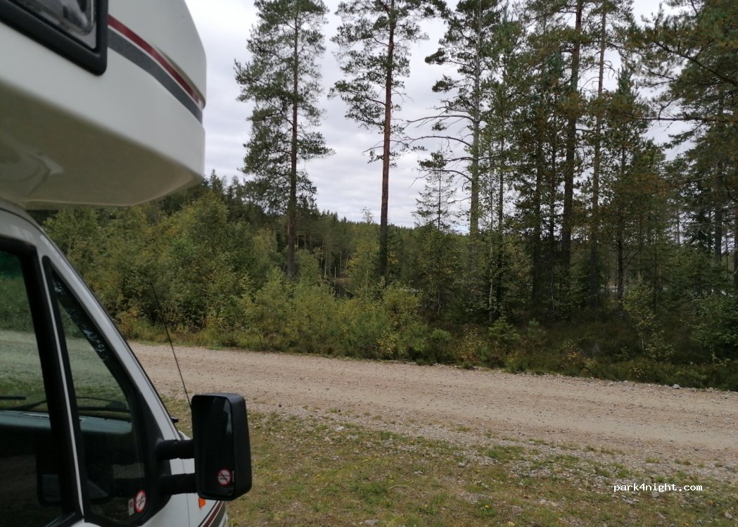 (777 93) Söderbärke - Unnamed Road — foto 3