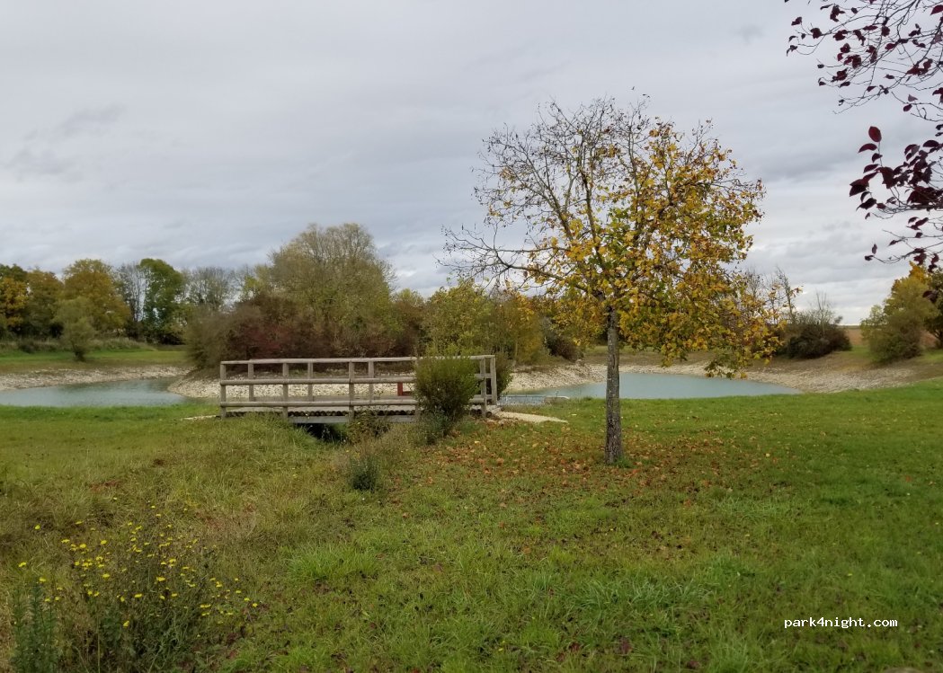 (18220) Brécy - 6 Rue du Château Botte — foto