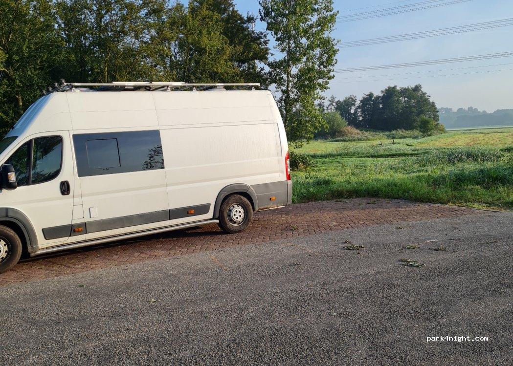 (1981) Velsen-Zuid - Unnamed road — foto