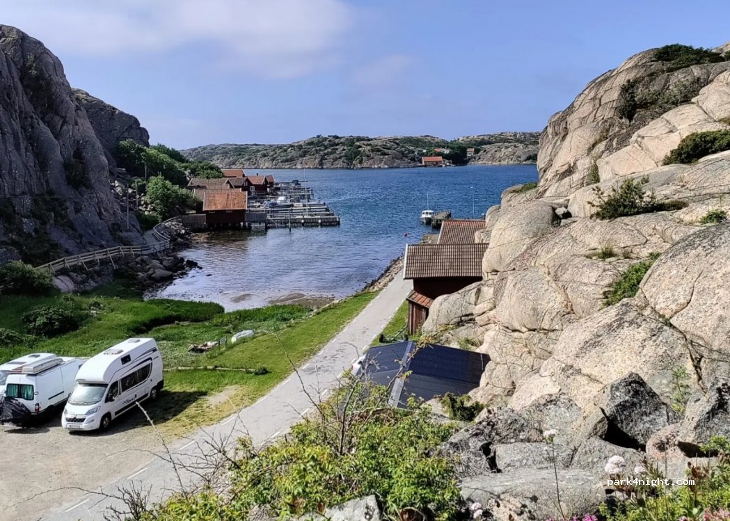 (450 70) Hamburgsund - 43 Hamnebuktsvägen — foto 2