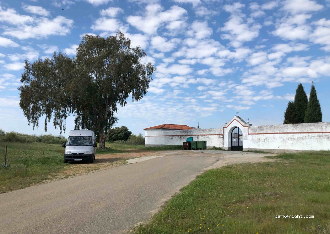 (10694) Torrejón el Rubio - Calle Calvo Sotelo — foto
