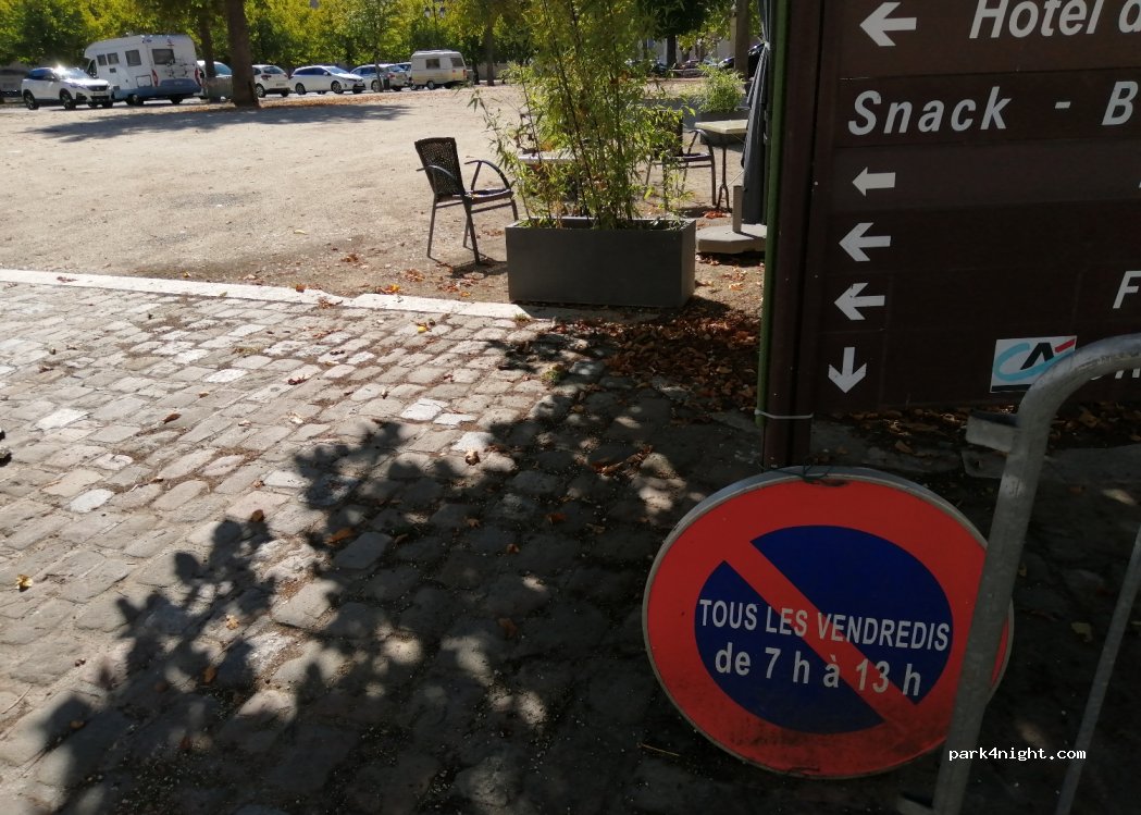(86310) Saint-Savin - 54 Place de la Libération — foto 3