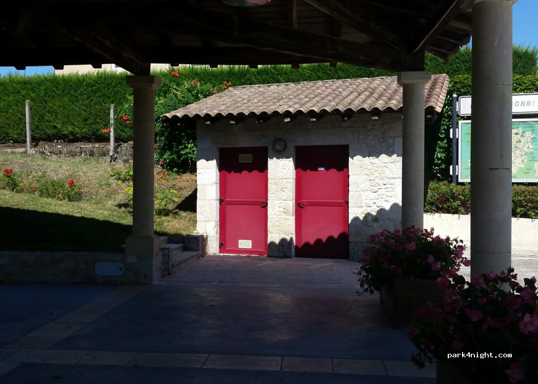 (47120) Villeneuve-de-Duras - 39 Le Bourg — foto 2
