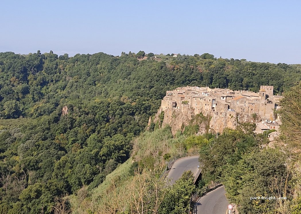 (01030) Calcata Nuova - 4 Via Circonvallazione — foto 2