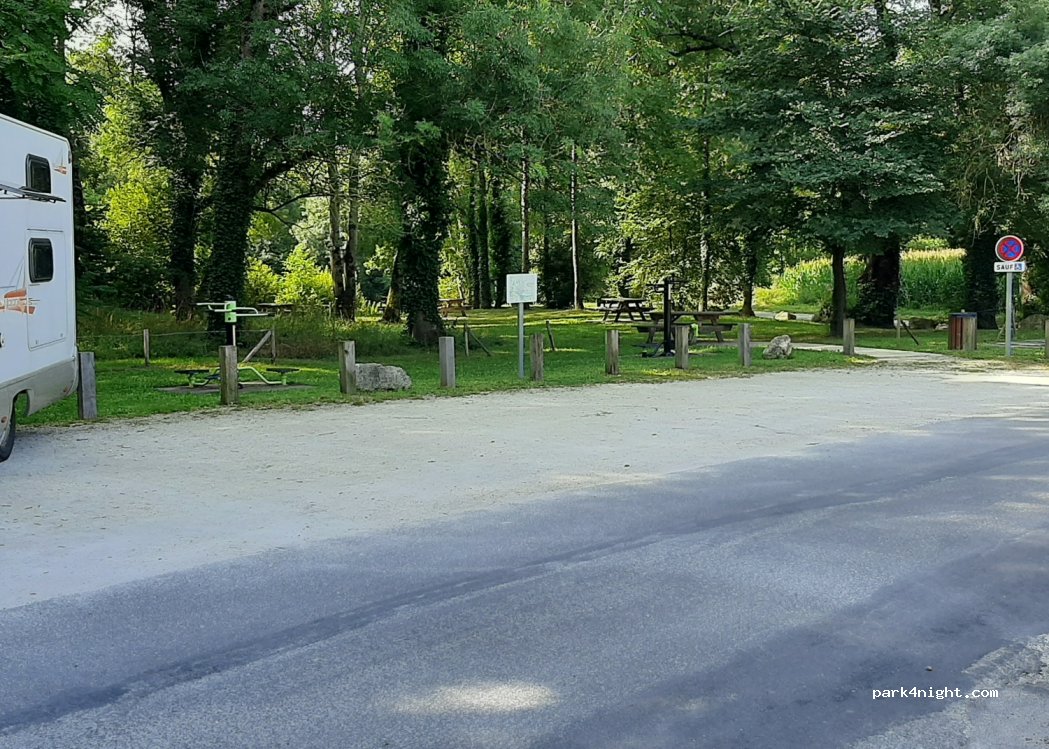 (16200) Jarnac - Rue des Grand Maisons — foto 4