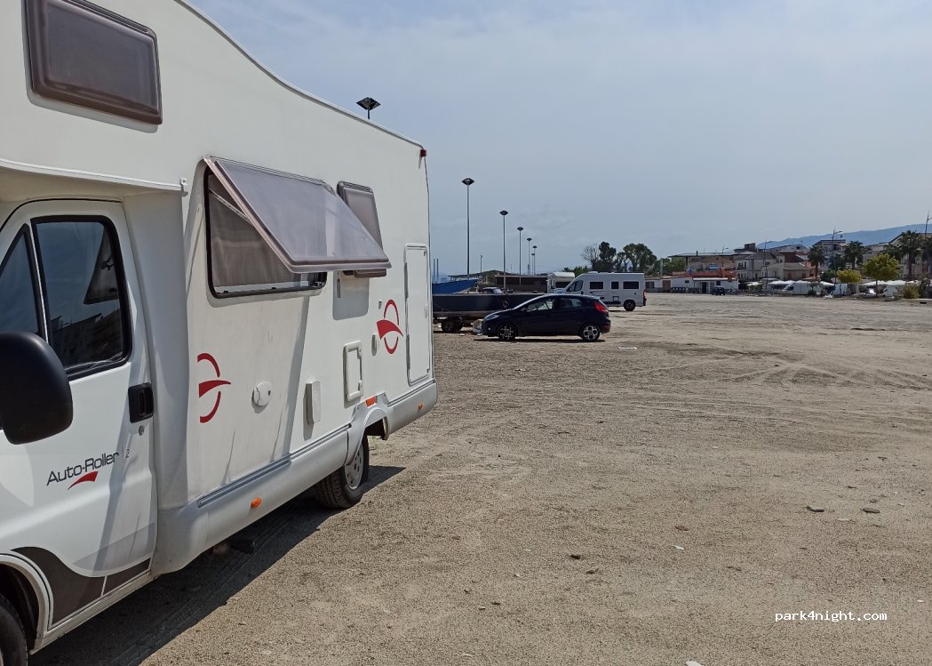 (87064) Corigliano Calabro - 145 Viale Cristoforo Colombo — foto