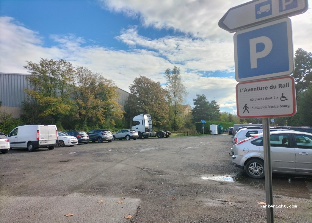 (42680) Saint-Marcellin-en-Forez - 2 Place De La Gare — foto 4