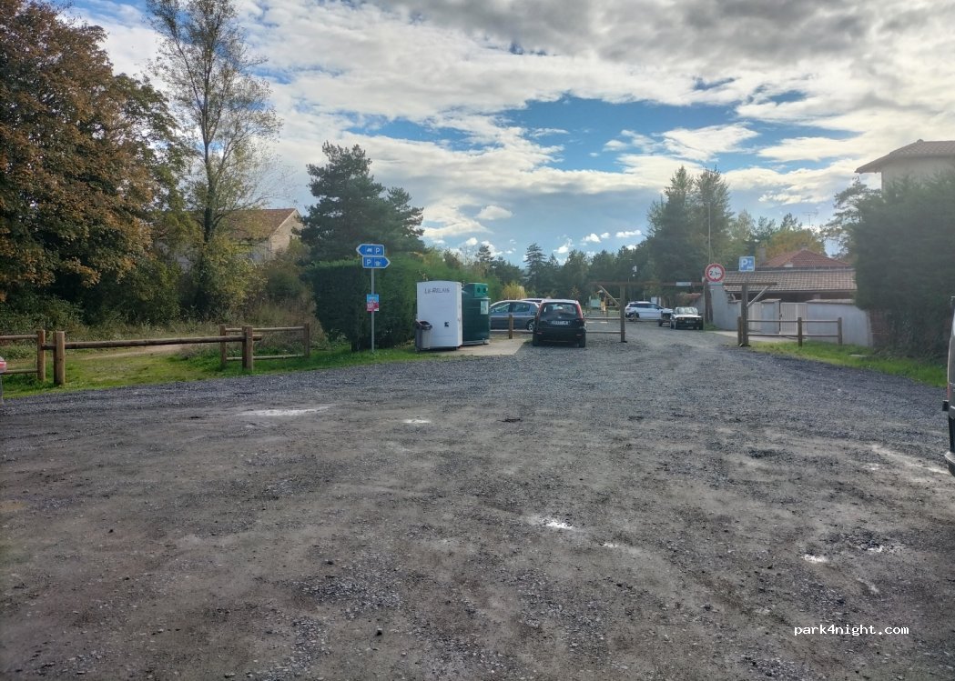 (42680) Saint-Marcellin-en-Forez - 2 Place De La Gare — foto 5