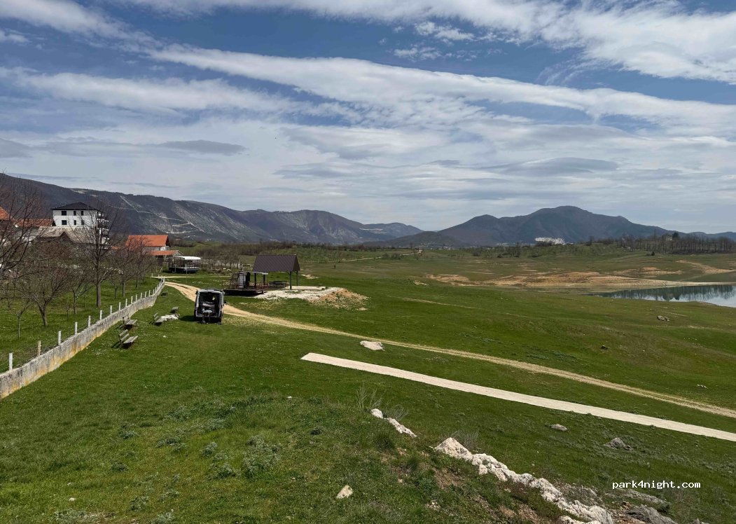 () Varvara - Unnamed Road — foto