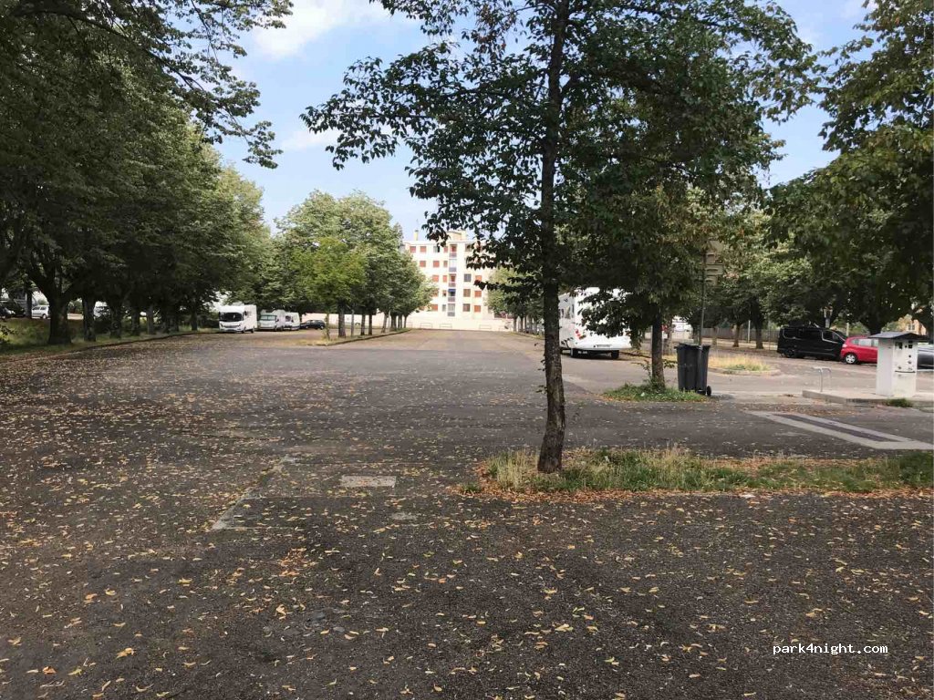 (01000) Bourg-en-Bresse - 27 Rue du Pré Neuf — foto