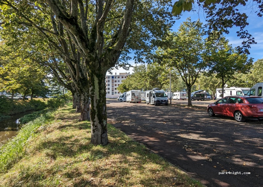 (01000) Bourg-en-Bresse - 27 Rue du Pré Neuf — foto 3