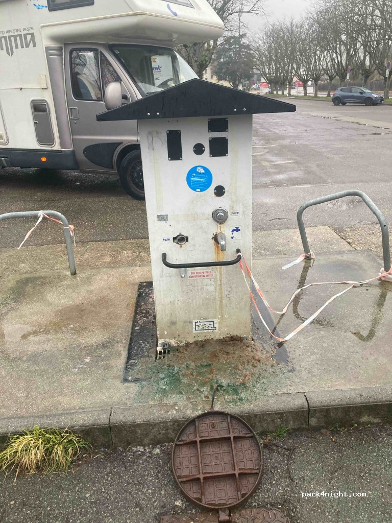 (01000) Bourg-en-Bresse - 27 Rue du Pré Neuf — foto 4