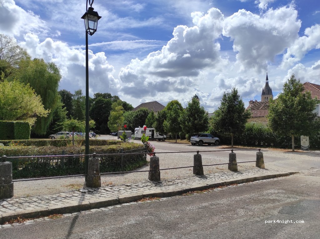 (52120) Châteauvillain - 12 Rue du Parc — foto