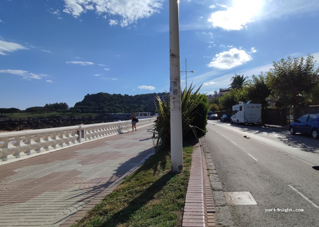 (39700) Castro Urdiales - 12 Avenida la Playa — foto 2