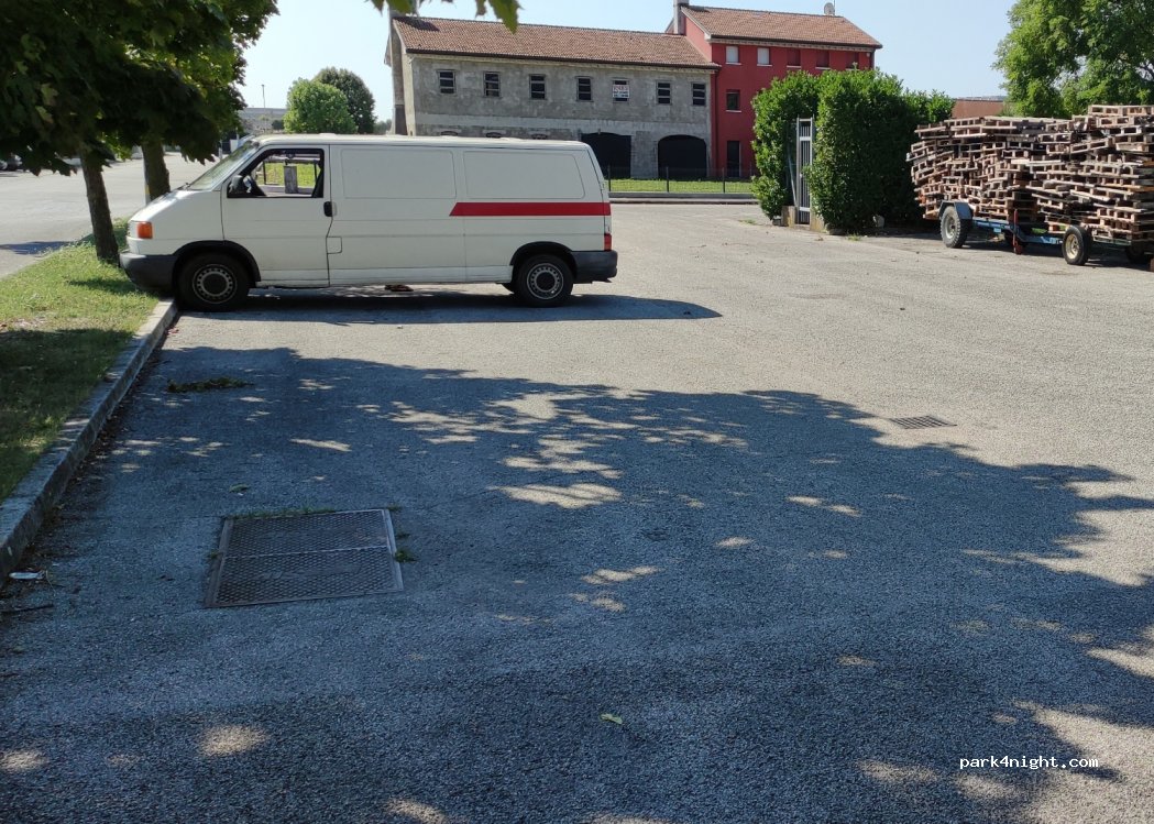 (31020) San Polo di Piave - 1 Via dei Bersaglieri — foto