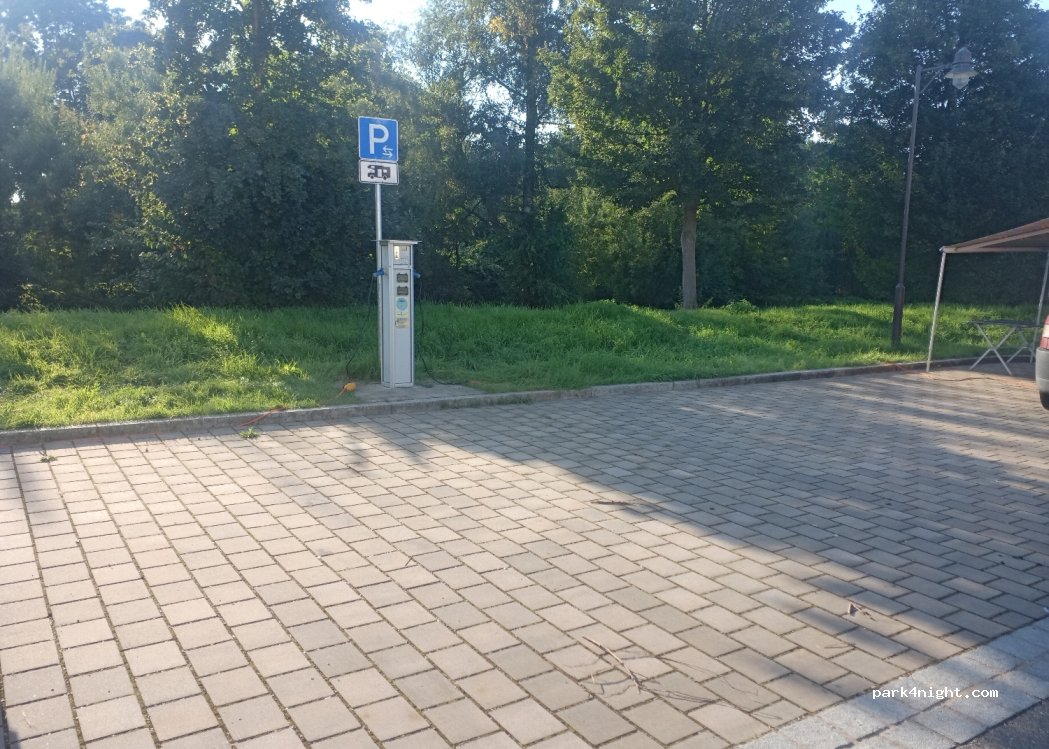 Wohnmobilstellplatz Windsbach — foto