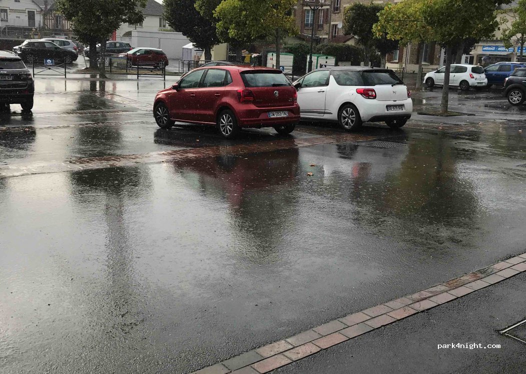 (14390) Cabourg - 8B Avenue du Commandant Bertaux Levillain — foto