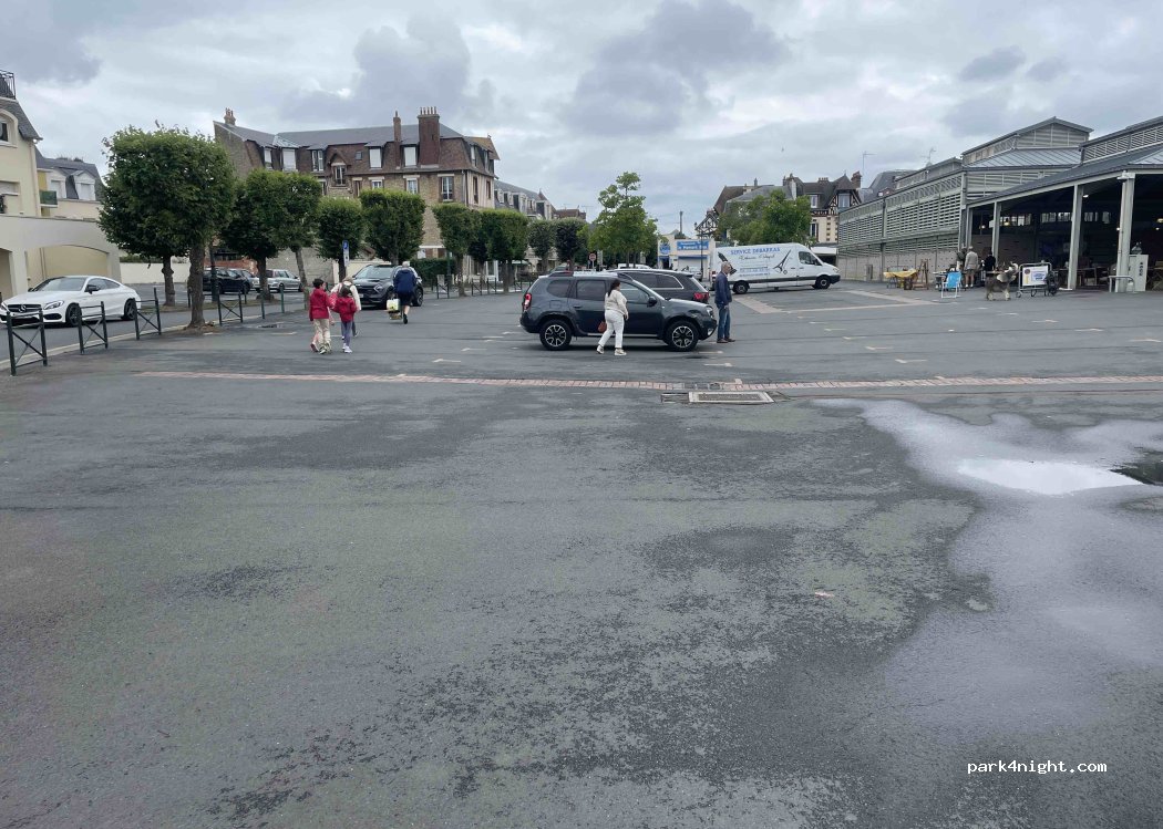 (14390) Cabourg - 8B Avenue du Commandant Bertaux Levillain — foto 3