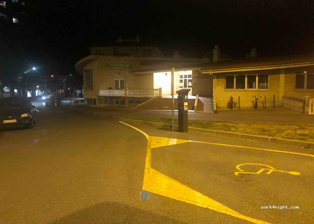 (20750) Zumaia - 27 Patxita Etxezarreta Kalea — foto