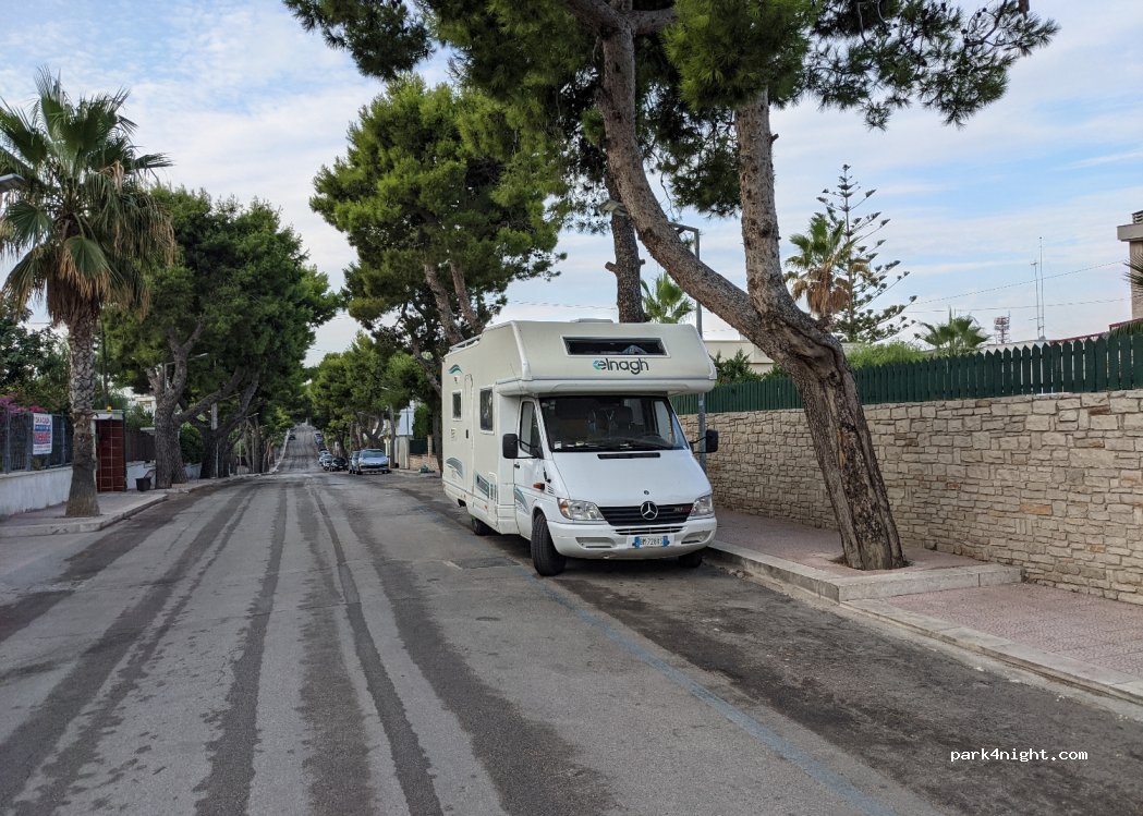 (76011) Bisceglie - 74 Viale la Testa — foto
