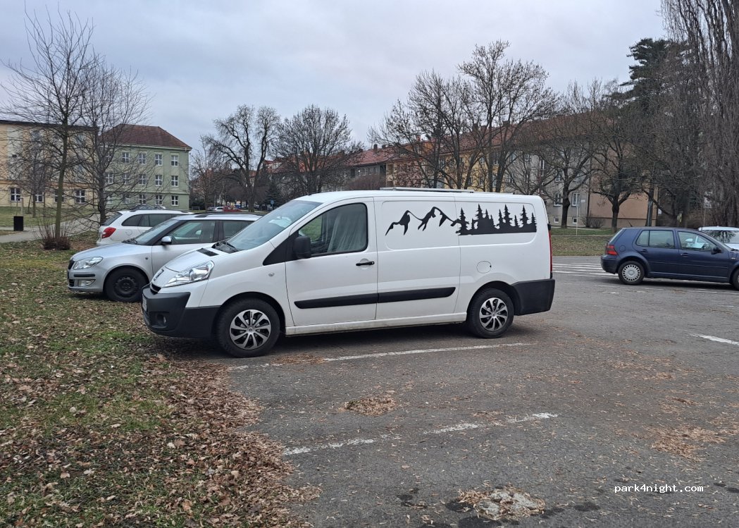 (686 01) Uherské Hradiště - 762 Štefánikova — foto 3