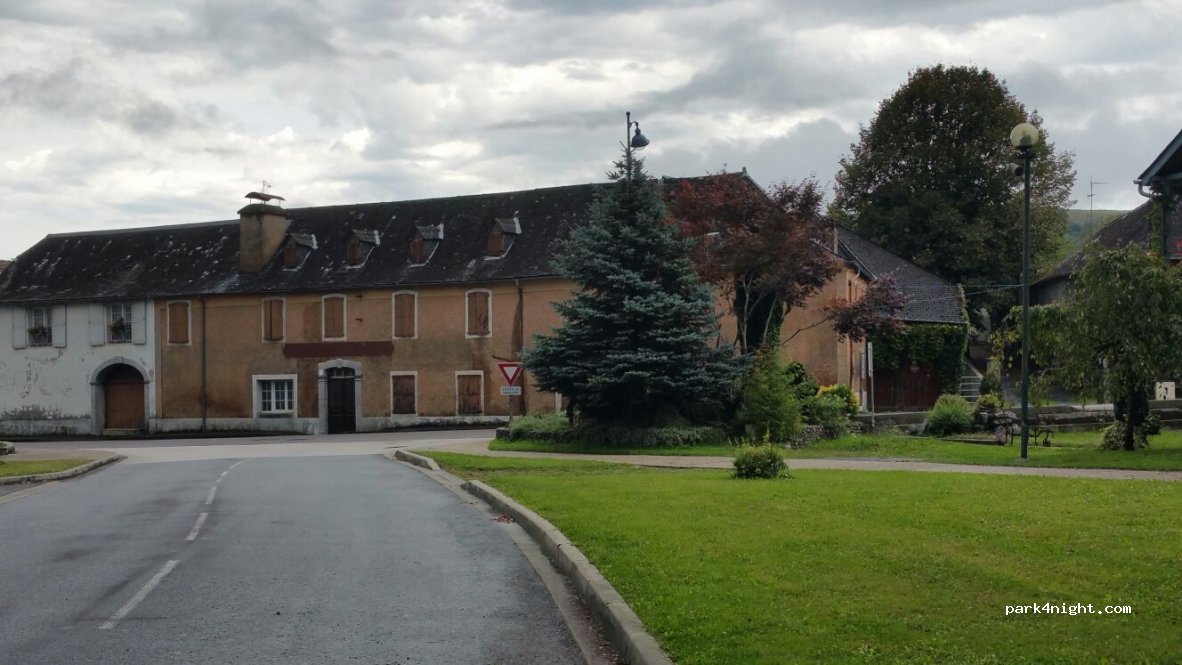 (64570) Aramits - 993 Village — foto