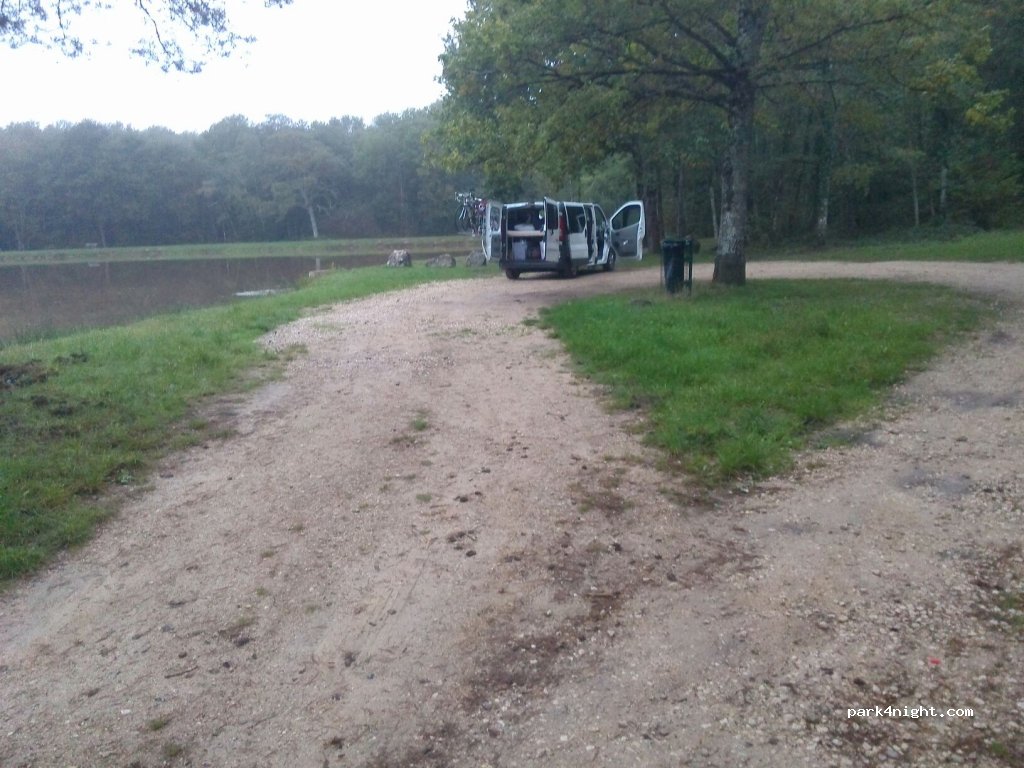 (45240) Ménestreau-en-Villette - Unnamed Road — foto