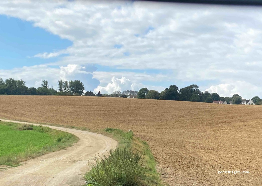 (77600) Bussy-Saint-Martin - — foto