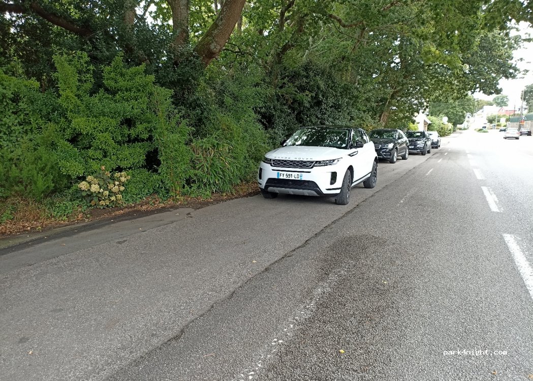 (29100) Douarnenez - 59 Route du Ris — foto
