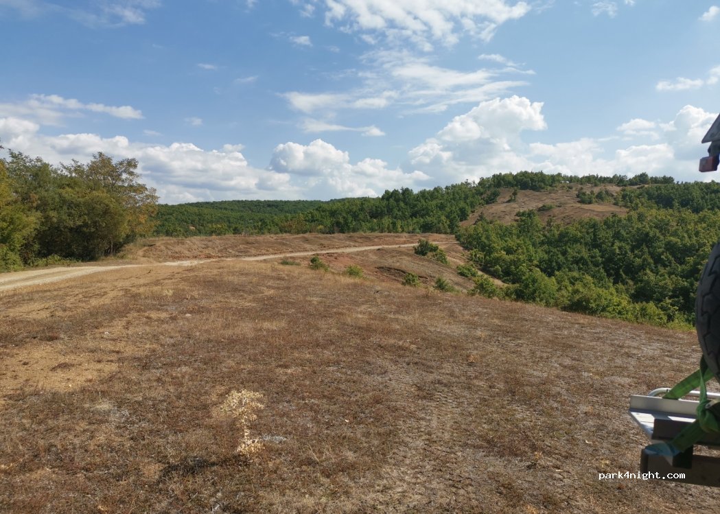 () Izviri - Unnamed Road — foto