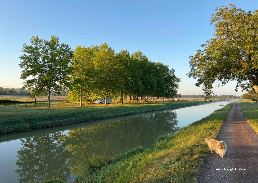 (58290) Isenay - La Prairie de la Chapelle — foto 2