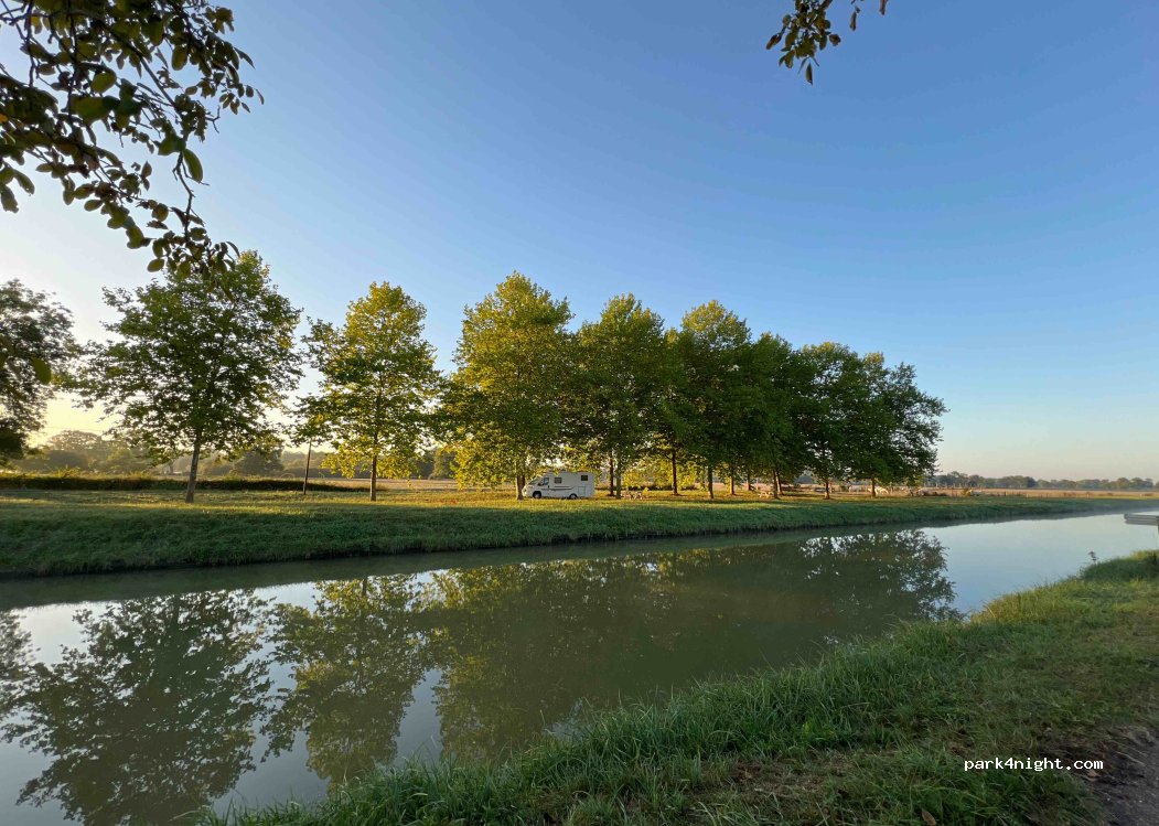 (58290) Isenay - La Prairie de la Chapelle — foto 3