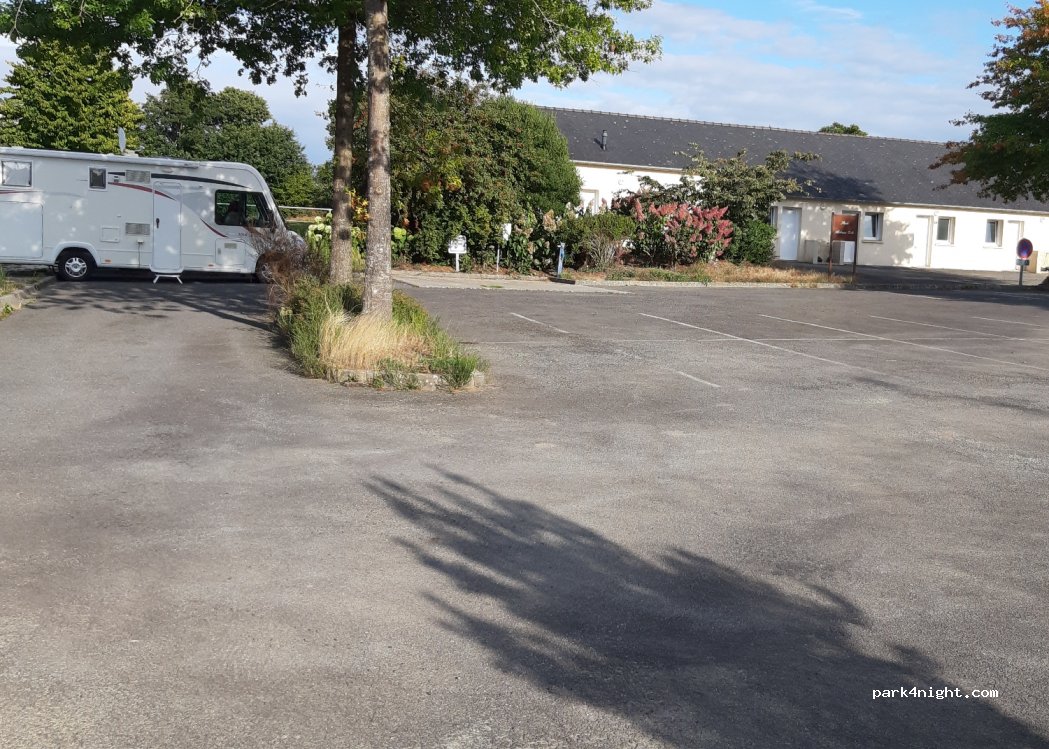 (53190) Landivy - Rue de la Paix — foto 2