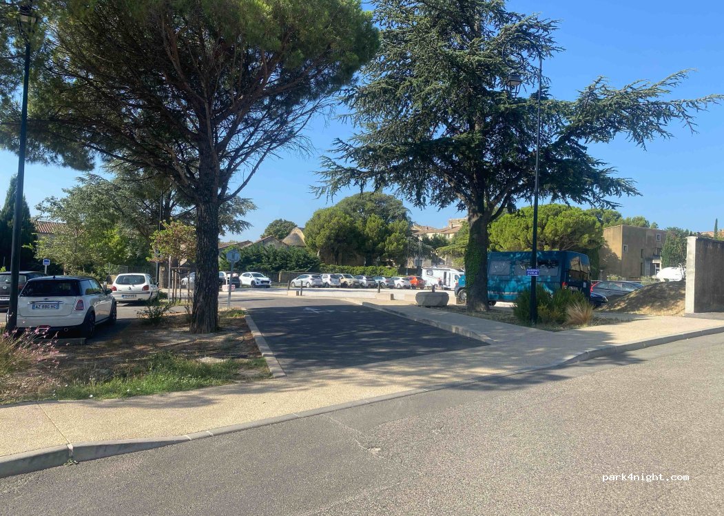 (84230) Châteauneuf-du-Pape - 2 Rue des Consuls — foto 2