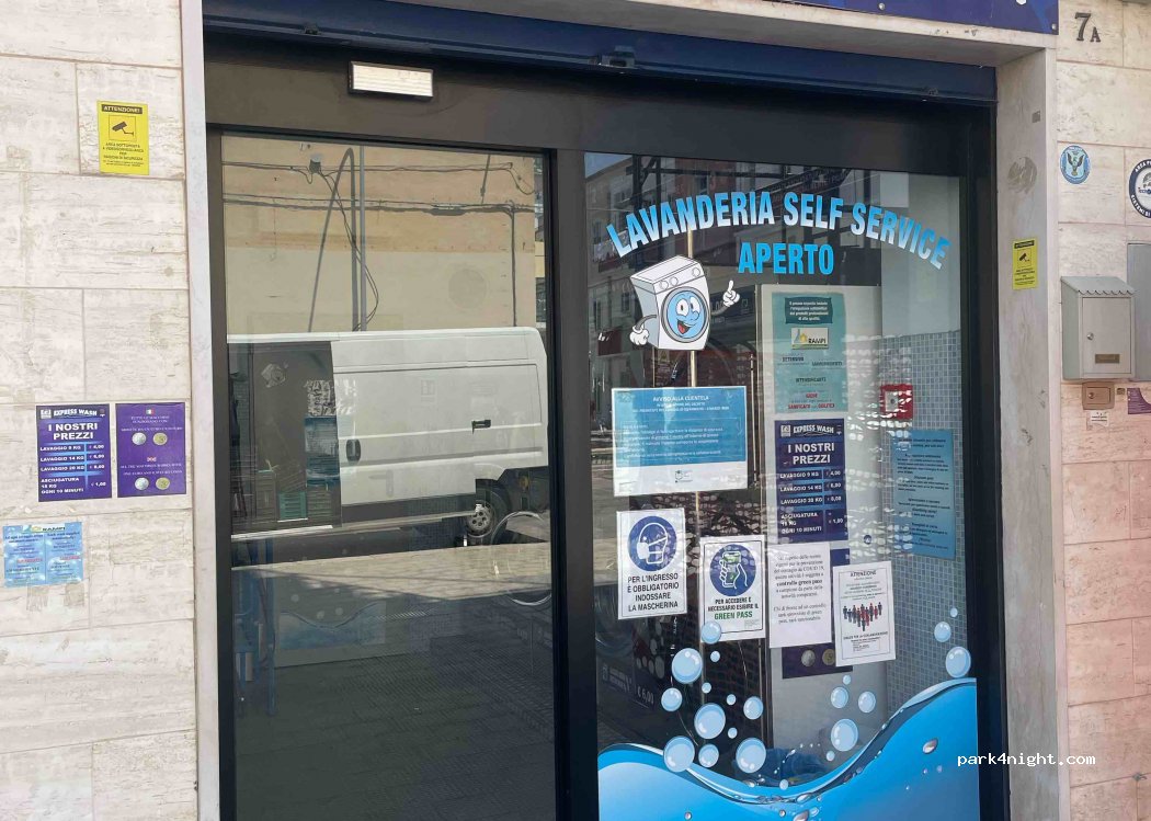 (71043) Manfredonia - 9 Via della Croce — foto