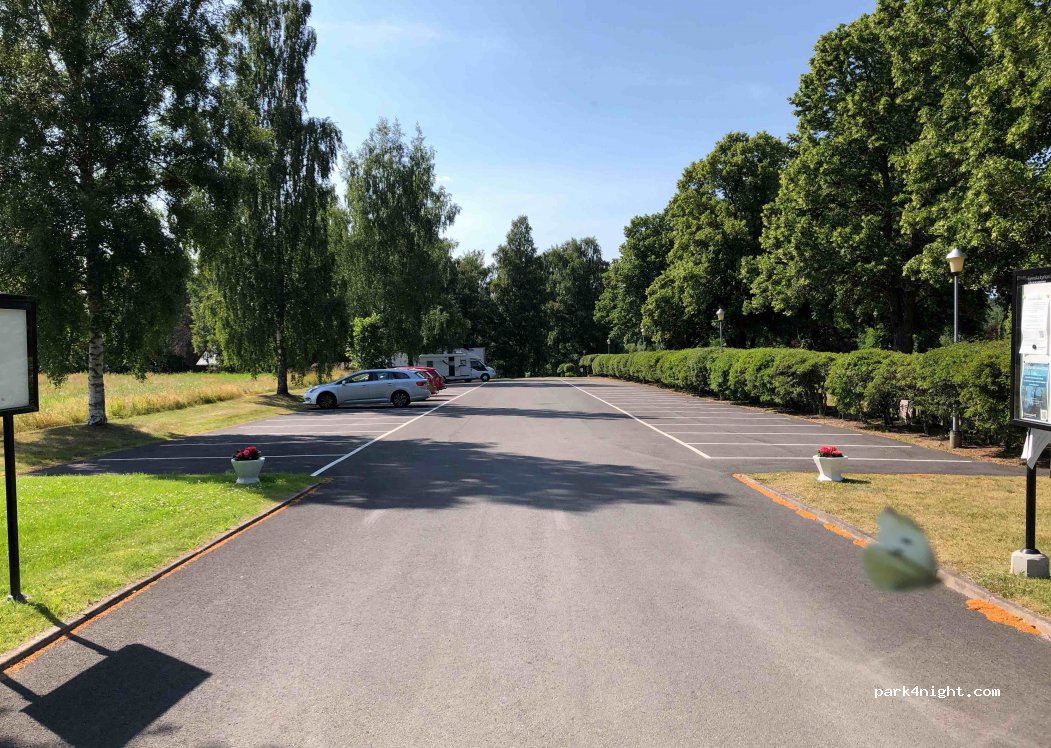 (546 94)  - 28 Svanhultsvägen — foto