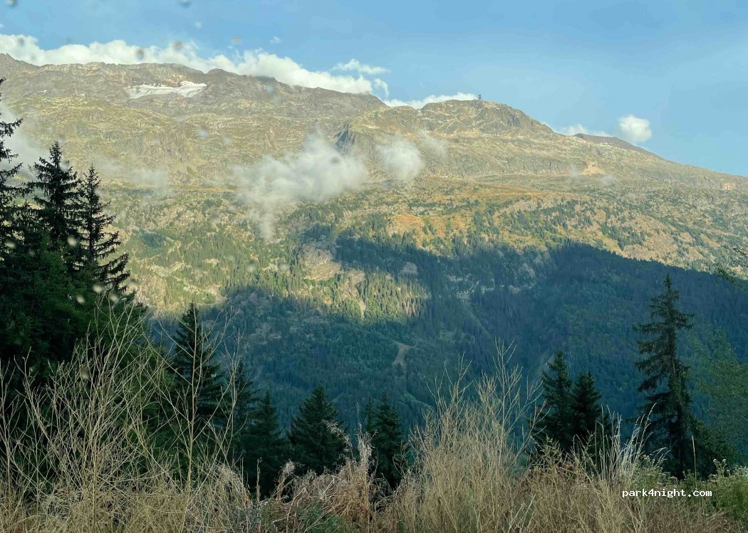 (38114) Vaujany - Route du Bessey — foto 3