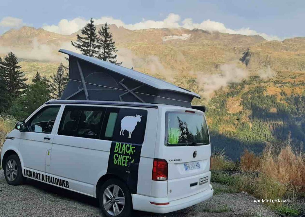 (38114) Vaujany - Route du Bessey — foto 4