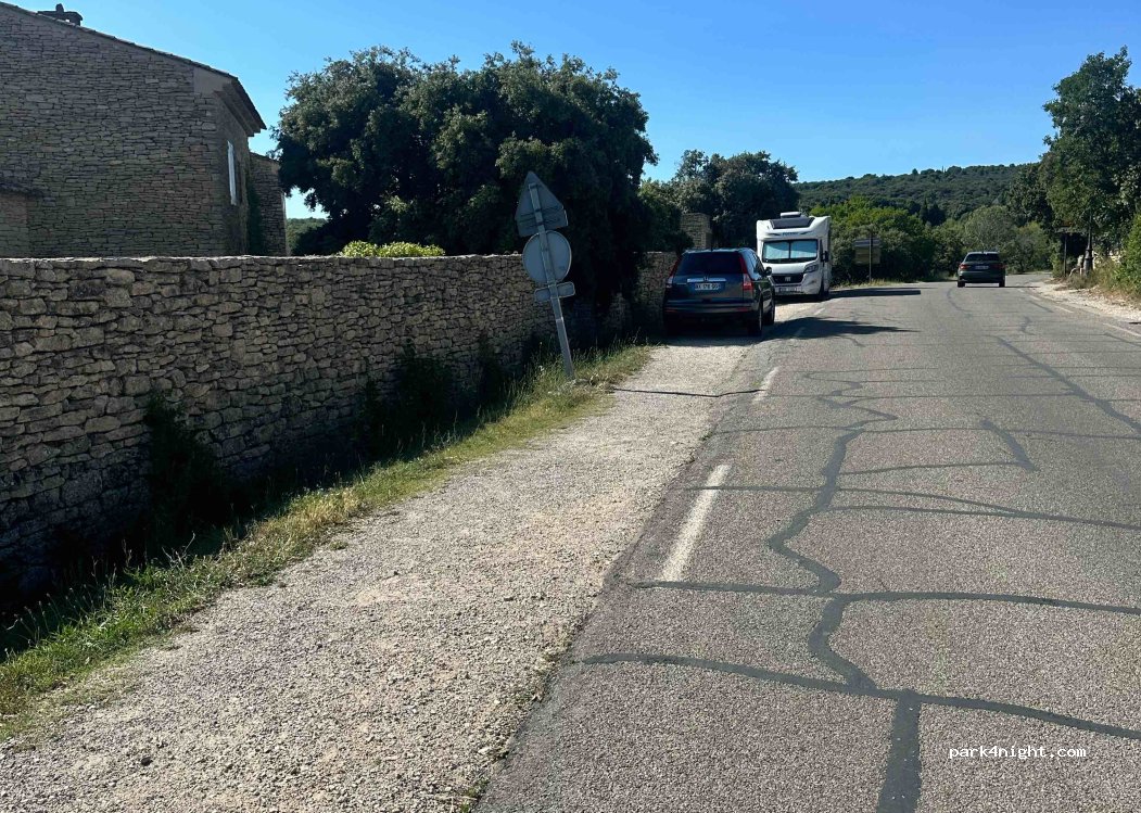(84220) Gordes - 1 Route de Senanque — foto 2