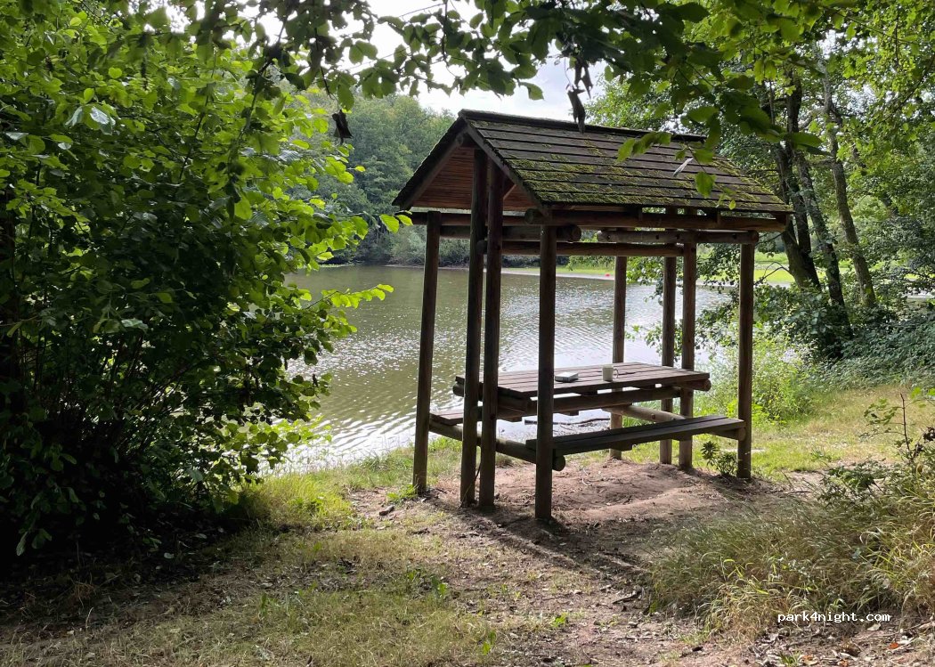 (03360) Saint-Bonnet-Tronçais - Allée du Bois Brochet — foto 3
