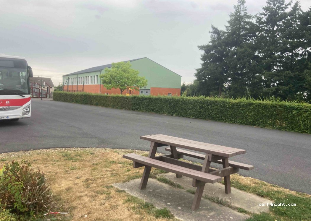 (14350) Saint-Martin-des-Besaces - 3 Rue du Gymnase — foto 2