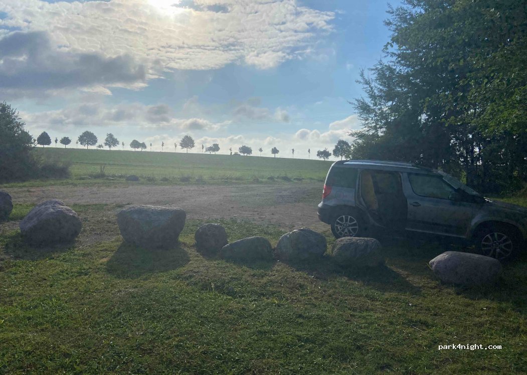 (18279) Lalendorf - Unnamed Road — foto