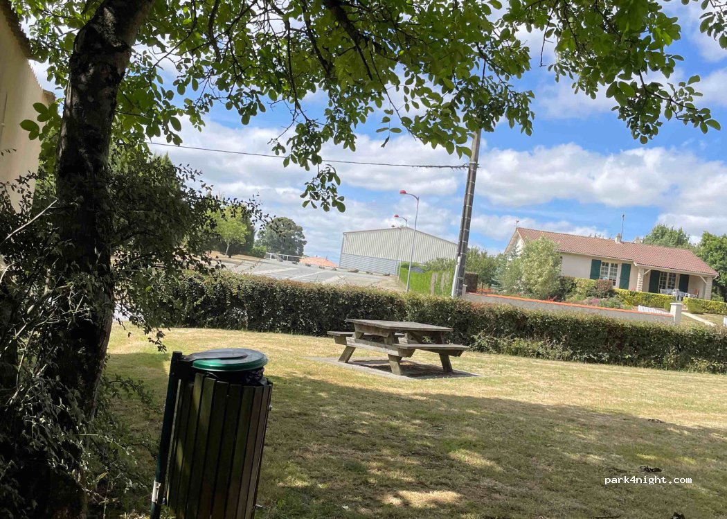 (79310) Mazières-en-Gâtine - 6 Rue des Sablières — foto 4