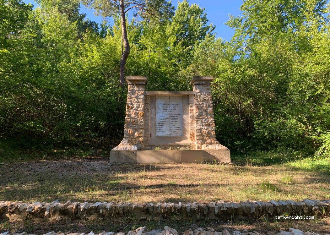 (27490) Clef-Vallée-d'Eure - Chemin du Quatriéme Hussards — foto