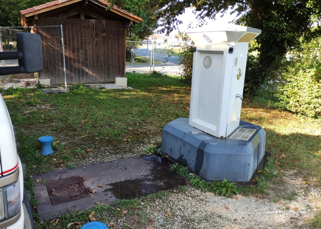 (24420) Sorges et Ligueux en Périgord - Grangearias — foto